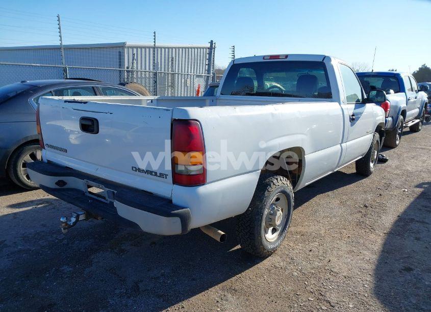 Photo 4 of 2000 Chevrolet Silverado 2500 (VIN 1GCFC24T3YE238070)