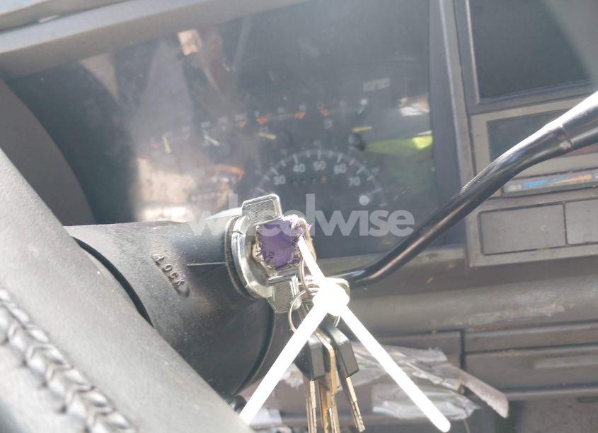 Photo 11 of 1994 Chevrolet Gmt-400 C2500 (VIN 1GCFC29K5RE279978)