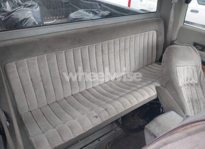 Photo 8 of 1994 Chevrolet Gmt-400 C2500 (VIN 1GCFC29K5RE279978)