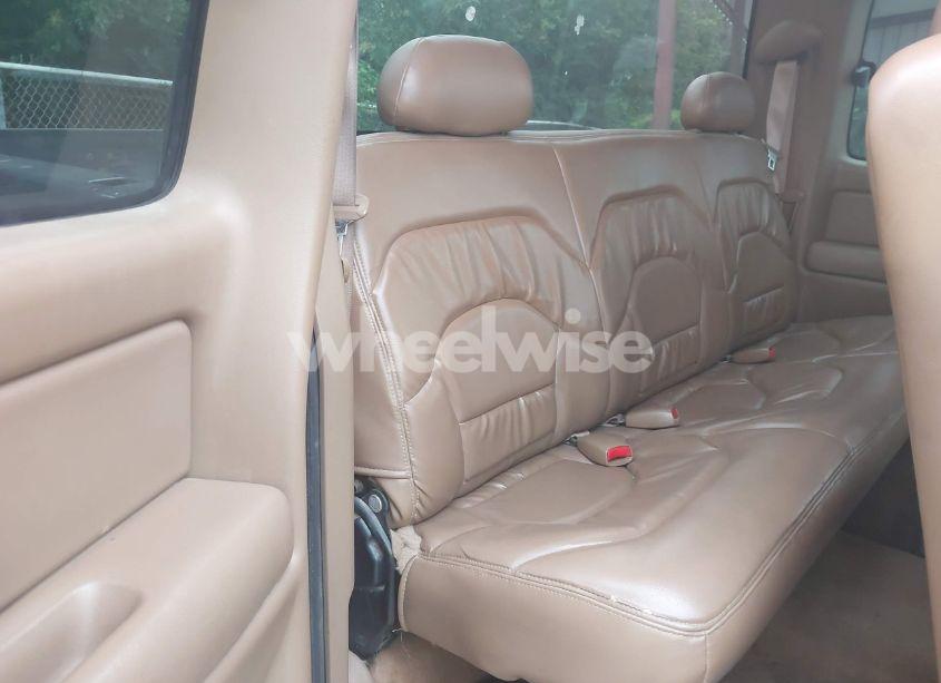 Photo 8 of 2000 Chevrolet Silverado 2500 LS (VIN 1GCFC29U5YE259603)