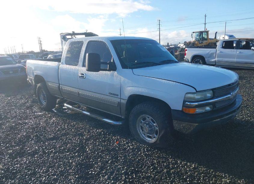 1999 Chevrolet Silverado 2500 LS (VIN 1GCFC29U6XZ118031) main photo