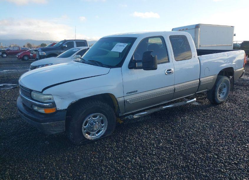 Photo 2 of 1999 Chevrolet Silverado 2500 LS (VIN 1GCFC29U6XZ118031)
