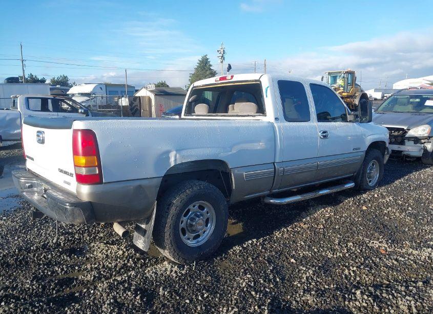 Photo 4 of 1999 Chevrolet Silverado 2500 LS (VIN 1GCFC29U6XZ118031)