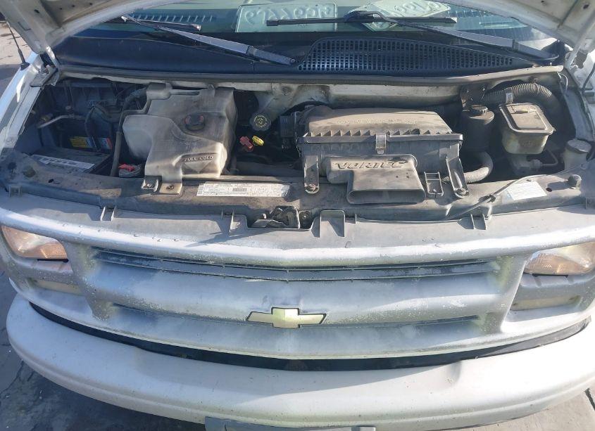 Photo 10 of 2000 Chevrolet Express (VIN 1GCFG15R1Y1145170)