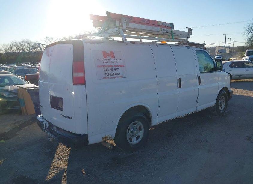 Photo 4 of 2005 Chevrolet Express (VIN 1GCFG15T151240027)