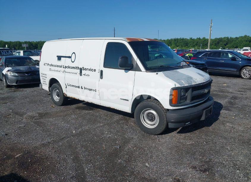 2001 Chevrolet Express (VIN 1GCFG15W411185187) main photo