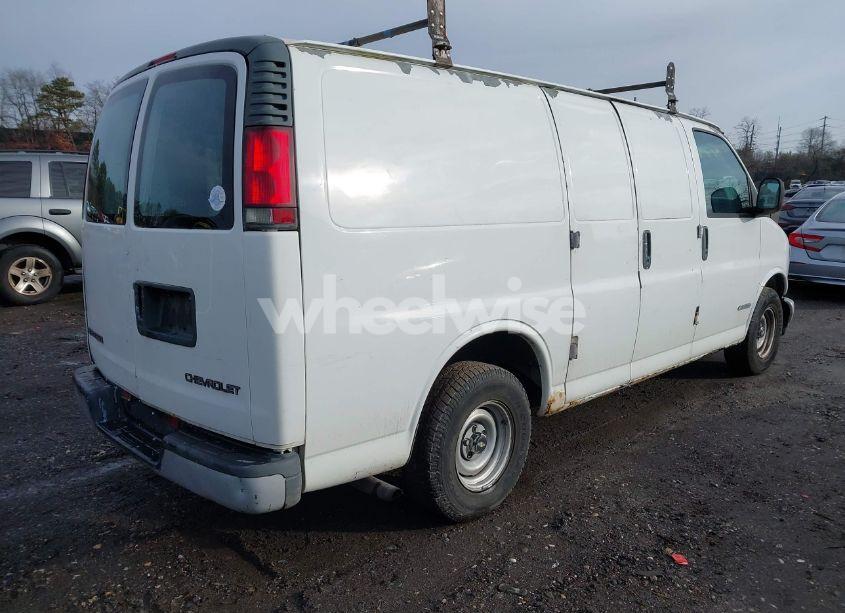 Photo 4 of 2002 Chevrolet Express (VIN 1GCFG15W521246984)