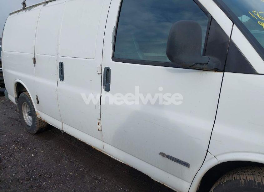 Photo 6 of 2002 Chevrolet Express (VIN 1GCFG15W521246984)