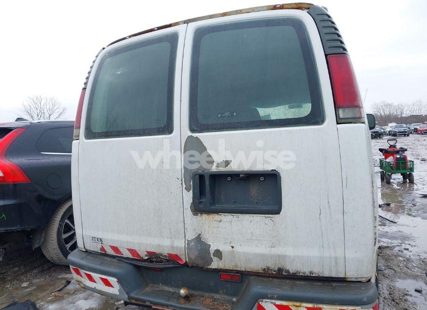 Photo 16 of 2002 Chevrolet Express (VIN 1GCFG15W721130363)