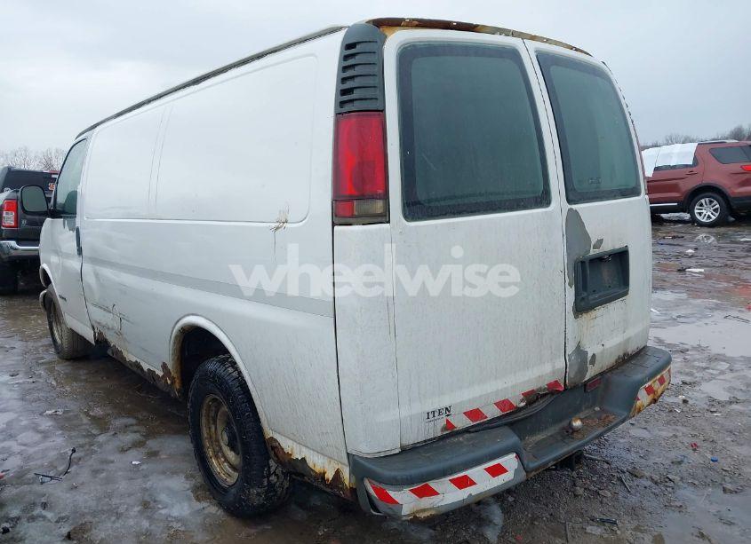 Photo 3 of 2002 Chevrolet Express (VIN 1GCFG15W721130363)