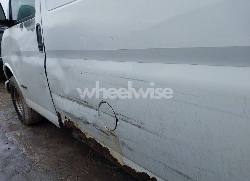 Photo 6 of 2002 Chevrolet Express (VIN 1GCFG15W721130363)