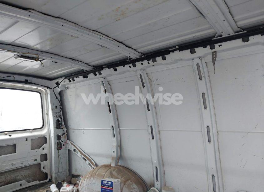 Photo 8 of 2002 Chevrolet Express (VIN 1GCFG15W721130363)