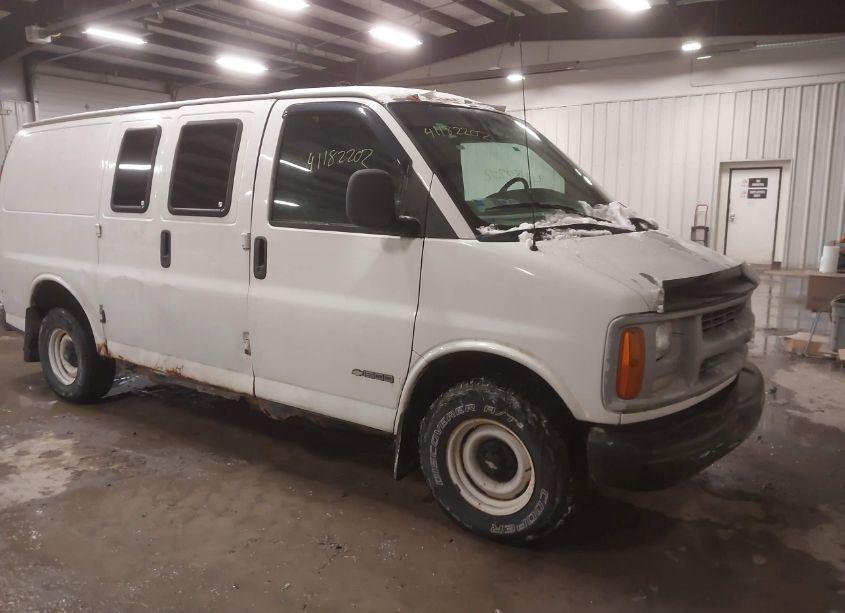 2000 Chevrolet Express (VIN 1GCFG15W8Y1119221) main photo