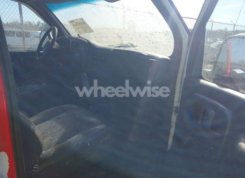 Photo 5 of 1998 Chevrolet Chevy VAN G1500 (VIN 1GCFG15WXW1000552)