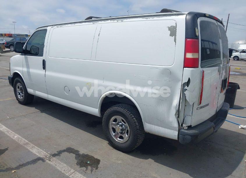 Photo 3 of 2003 Chevrolet Express (VIN 1GCFG15X031131882)