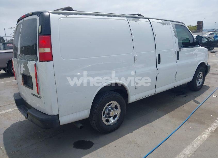 Photo 4 of 2003 Chevrolet Express (VIN 1GCFG15X031131882)