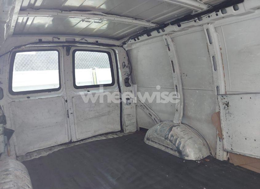 Photo 8 of 2003 Chevrolet Express (VIN 1GCFG15X031131882)