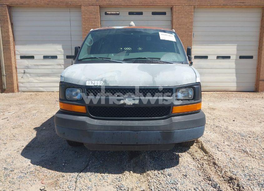 Photo 6 of 2005 Chevrolet Express (VIN 1GCFG15X051242371)