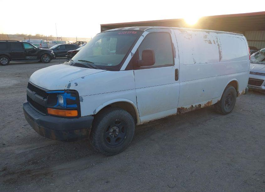 Photo 2 of 2006 Chevrolet Express WORK VAN (VIN 1GCFG15X061199118)