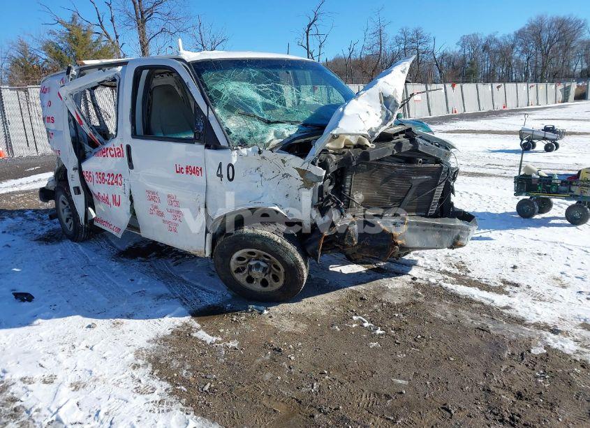 2009 Chevrolet Express 1500 WORK VAN (VIN 1GCFG15X091129140) main photo