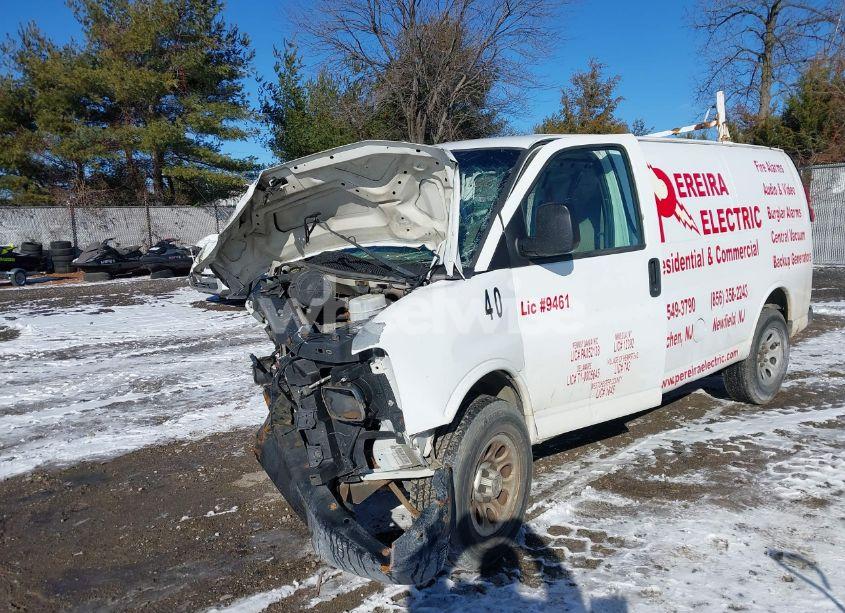 Photo 2 of 2009 Chevrolet Express 1500 WORK VAN (VIN 1GCFG15X091129140)