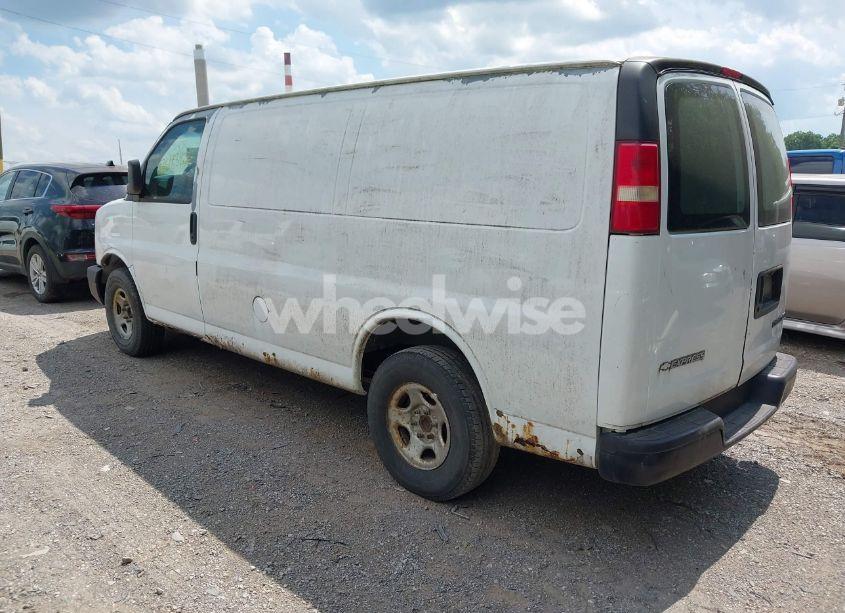 Photo 3 of 2005 Chevrolet Express (VIN 1GCFG15X151253802)