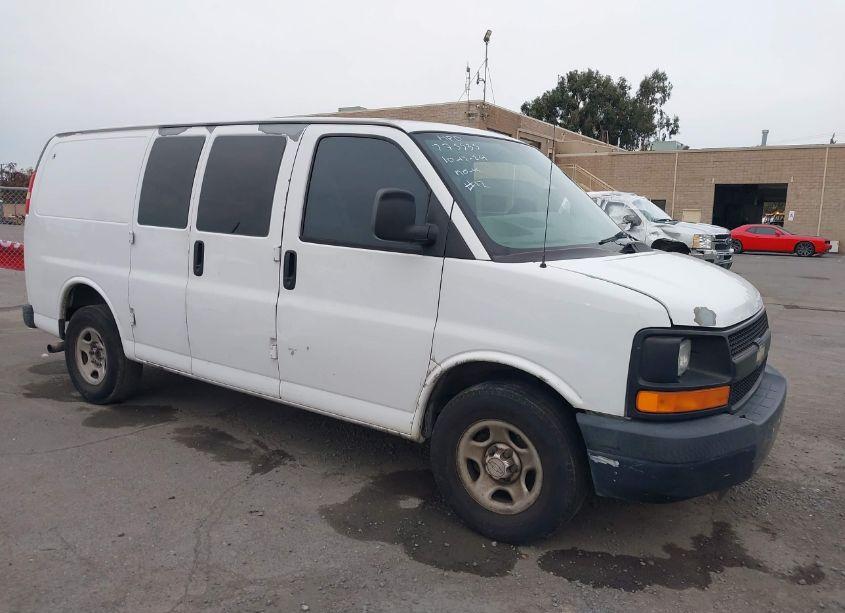2006 Chevrolet Express WORK VAN (VIN 1GCFG15X261204531) main photo