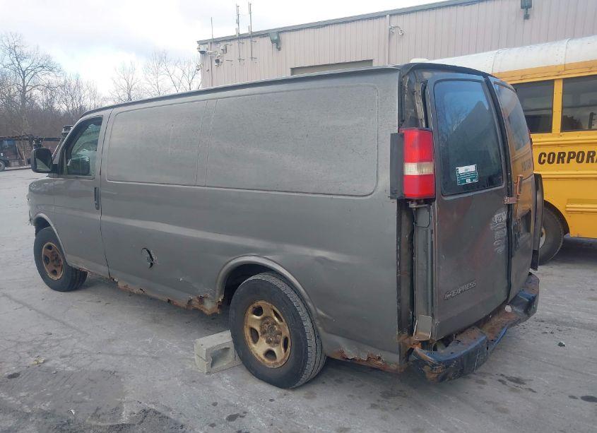 Photo 3 of 2007 Chevrolet Express WORK VAN (VIN 1GCFG15X371203387)