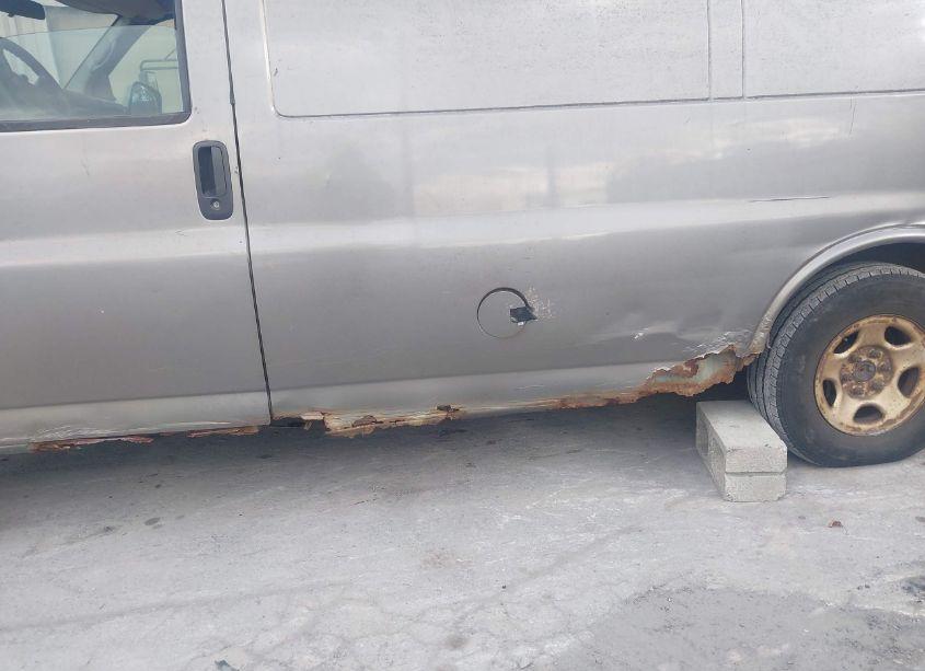 Photo 6 of 2007 Chevrolet Express WORK VAN (VIN 1GCFG15X371203387)