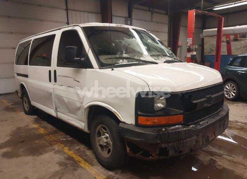 2007 Chevrolet Express WORK VAN (VIN 1GCFG15X371229181) main photo
