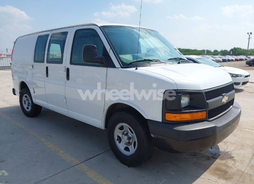 2008 Chevrolet Express WORK VAN (VIN 1GCFG15X381134847) main photo
