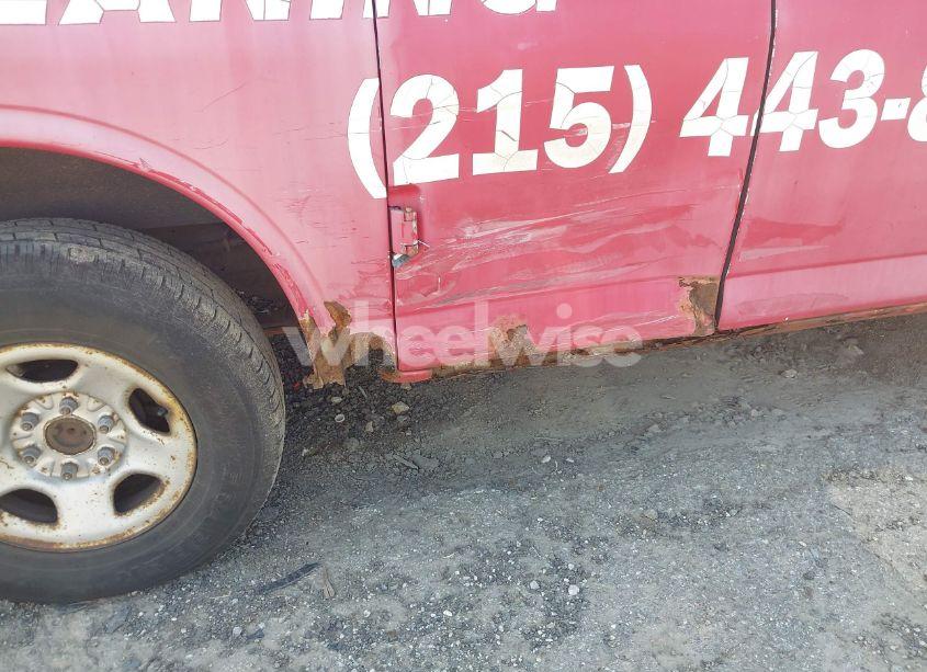 Photo 14 of 2005 Chevrolet Express (VIN 1GCFG15X451110200)