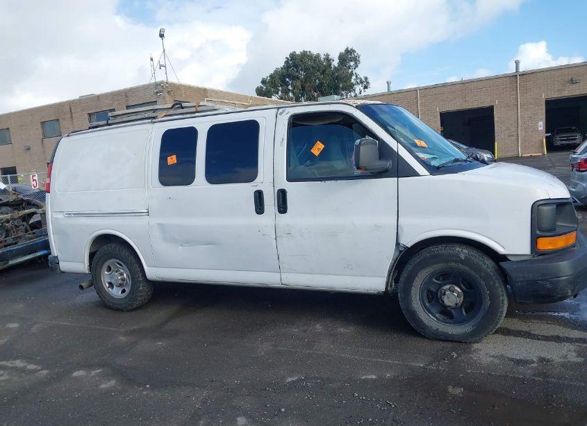 Photo 12 of 2005 Chevrolet Express (VIN 1GCFG15X551128480)