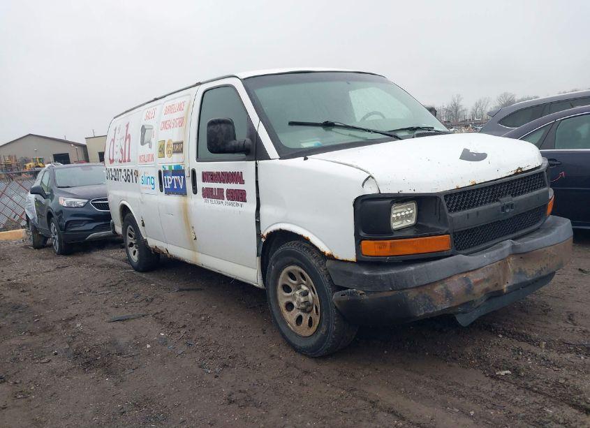 2009 Chevrolet Express 1500 WORK VAN (VIN 1GCFG15X591141526) main photo