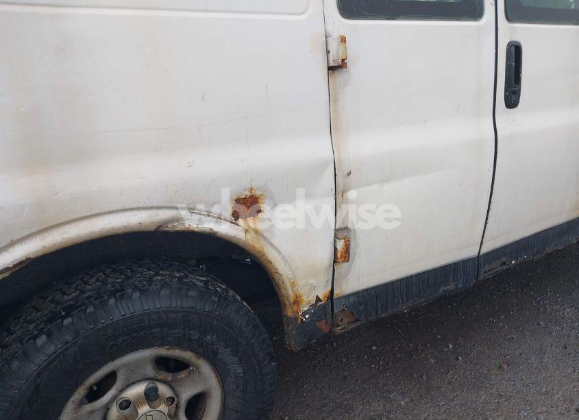 Photo 12 of 2005 Chevrolet Express (VIN 1GCFG15X651249132)