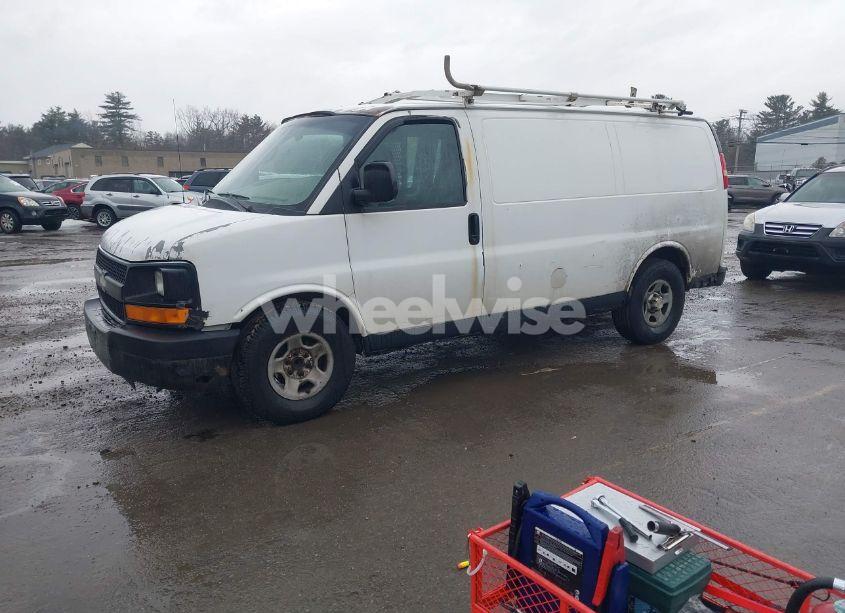 Photo 2 of 2005 Chevrolet Express (VIN 1GCFG15X651249132)