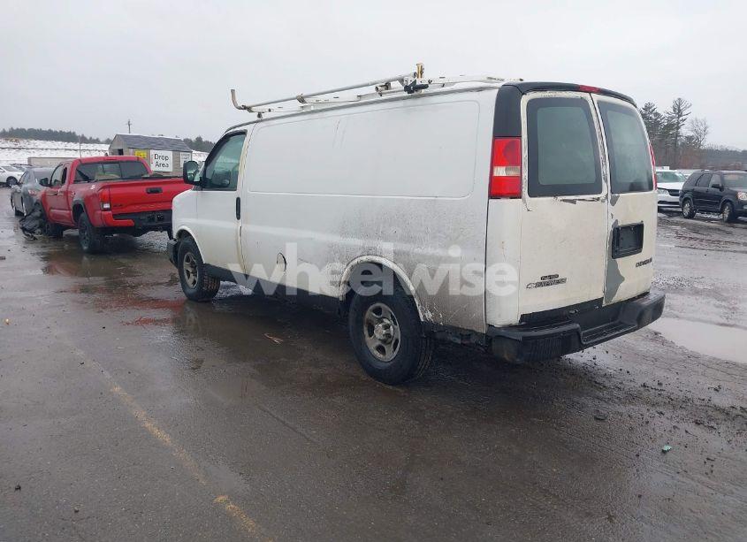Photo 3 of 2005 Chevrolet Express (VIN 1GCFG15X651249132)