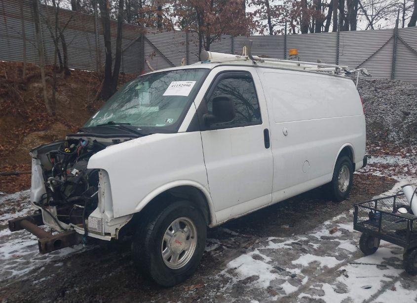 Photo 2 of 2008 Chevrolet Express WORK VAN (VIN 1GCFG15X681226180)