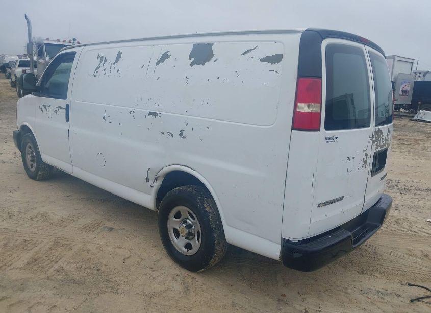 Photo 3 of 2004 Chevrolet Express (VIN 1GCFG15X741208717)