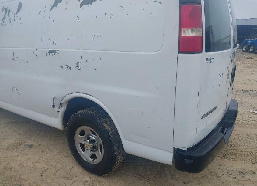 Photo 6 of 2004 Chevrolet Express (VIN 1GCFG15X741208717)