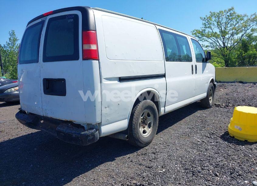 Photo 4 of 2008 Chevrolet Express WORK VAN (VIN 1GCFG15X781156060)