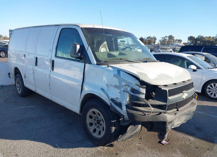 2009 Chevrolet Express 1500 WORK VAN (VIN 1GCFG15X791134061) main photo