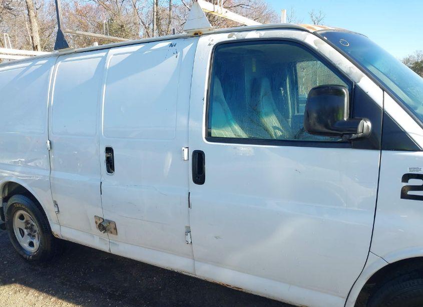 Photo 13 of 2003 Chevrolet Express (VIN 1GCFG15X831130608)