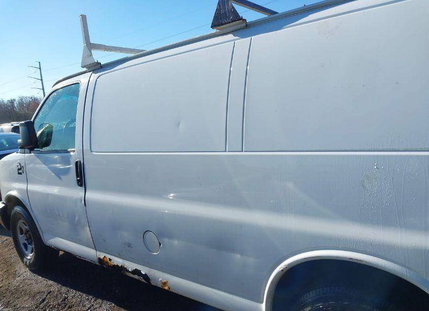 Photo 14 of 2003 Chevrolet Express (VIN 1GCFG15X831130608)