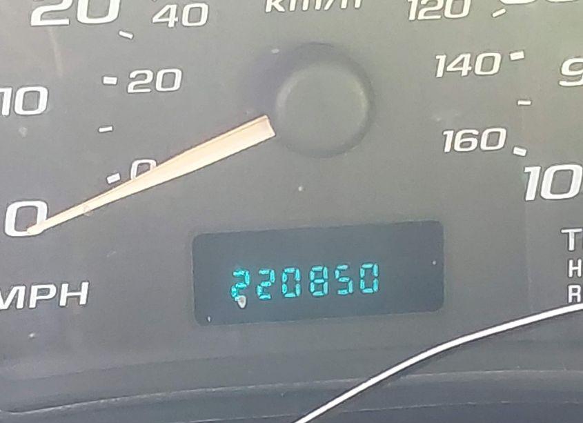 Photo 15 of 2003 Chevrolet Express (VIN 1GCFG15X831130608)