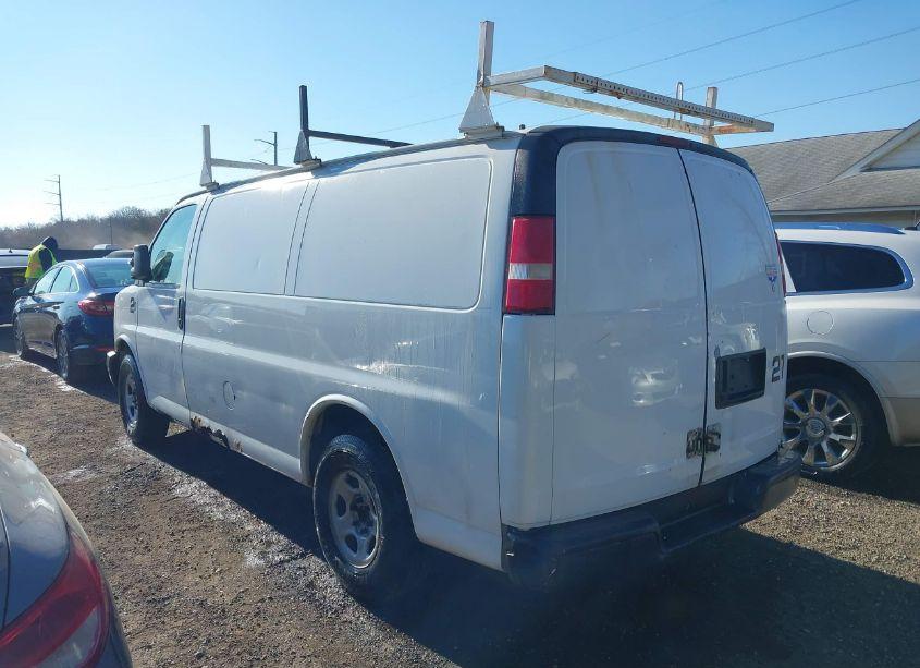 Photo 3 of 2003 Chevrolet Express (VIN 1GCFG15X831130608)