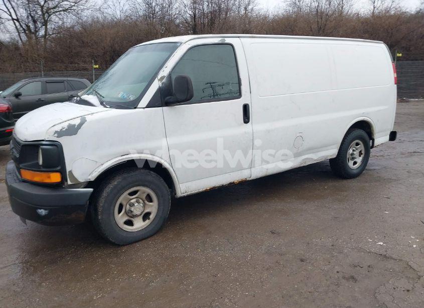 Photo 2 of 2007 Chevrolet Express WORK VAN (VIN 1GCFG15X871141937)
