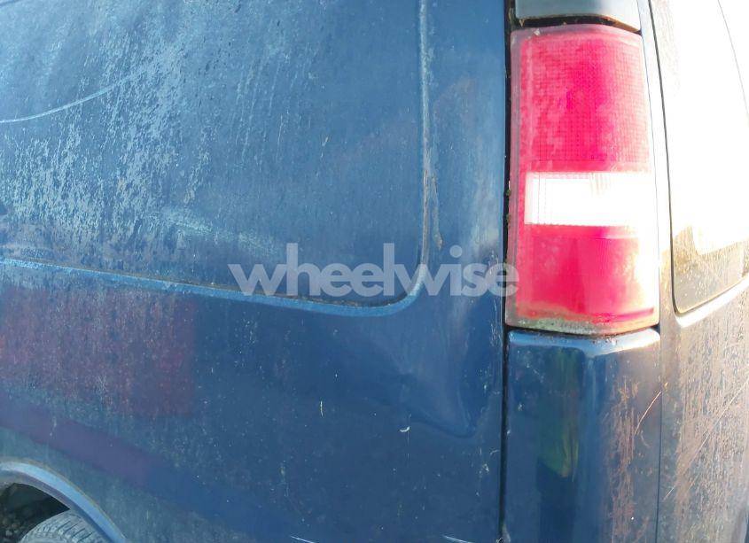 Photo 6 of 2004 Chevrolet Express (VIN 1GCFG15X941210565)