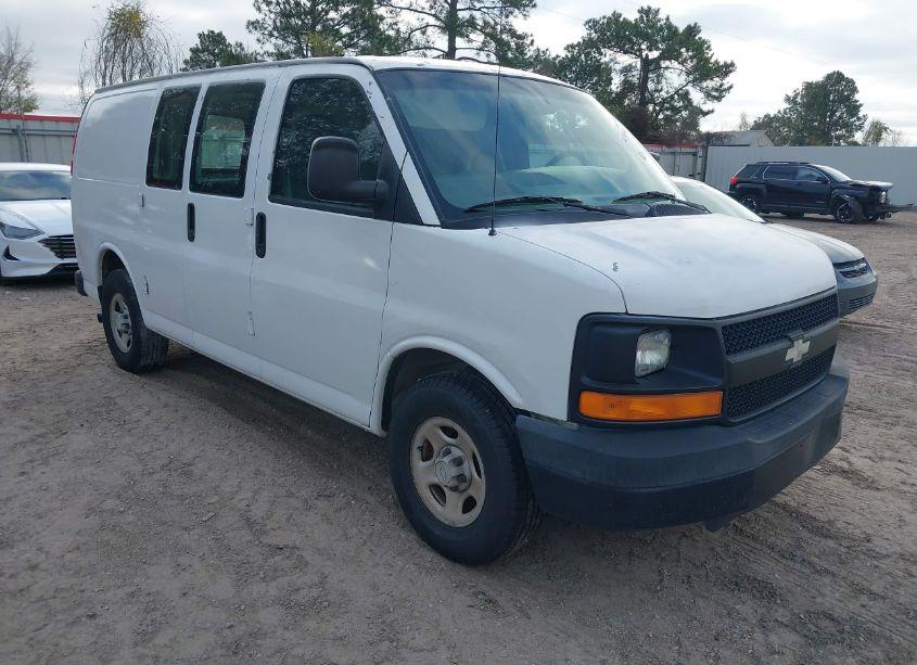 2008 Chevrolet Express WORK VAN (VIN 1GCFG15X981169795) main photo