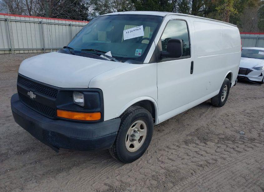 Photo 2 of 2008 Chevrolet Express WORK VAN (VIN 1GCFG15X981169795)